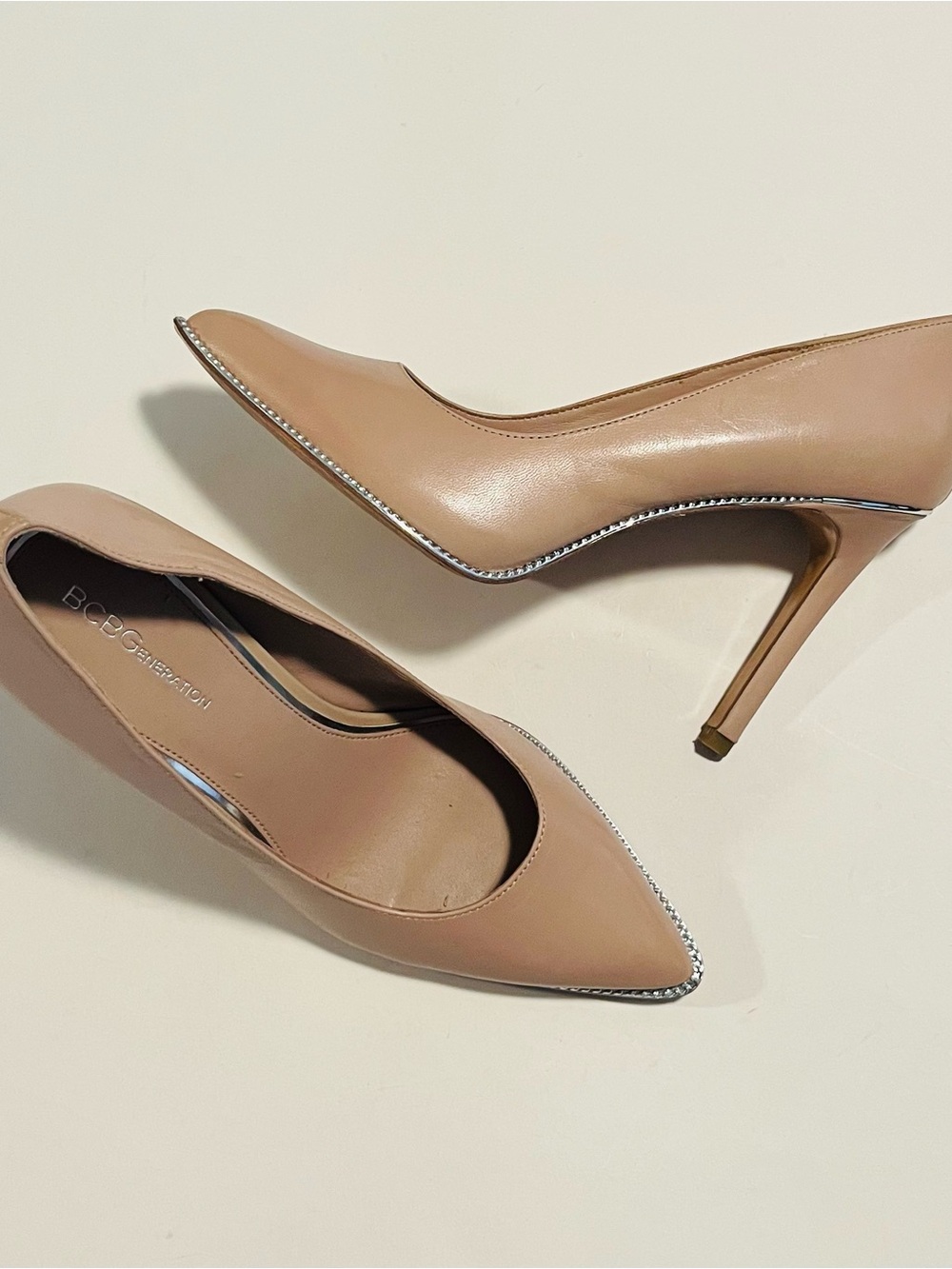 BCBGeneration Women’s Harleigh Leather Pointed Toe Stiletto Pump Heels Size 8.5B